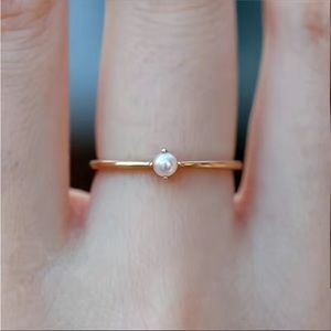 NWT Elegant Dainty Minimalist Pearl Ring